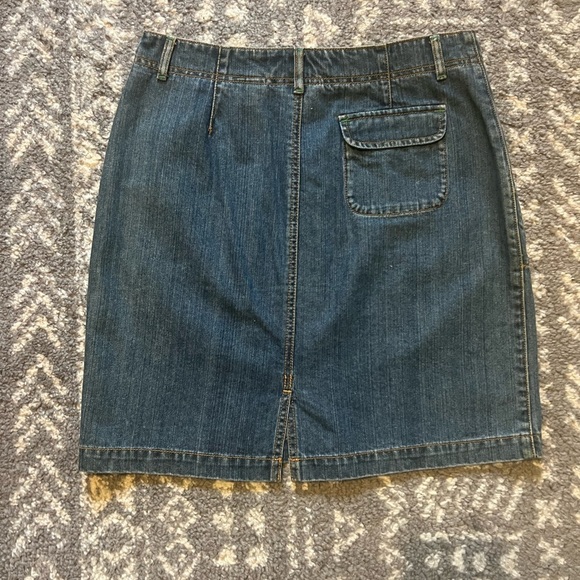 Eddie Bauer Denim Skirt with Pocket Details size 4 100% cotton (E128) - Picture 5 of 5